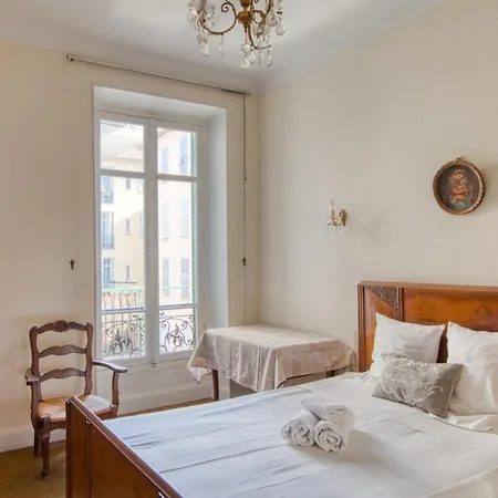 Large Full House Center Apartment *