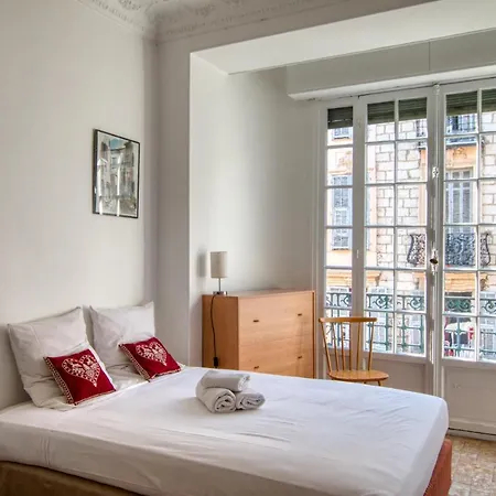 Large Full House Center Apartment Nice